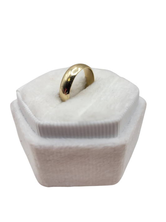 14K gold ring. Wedding band. Size 5
