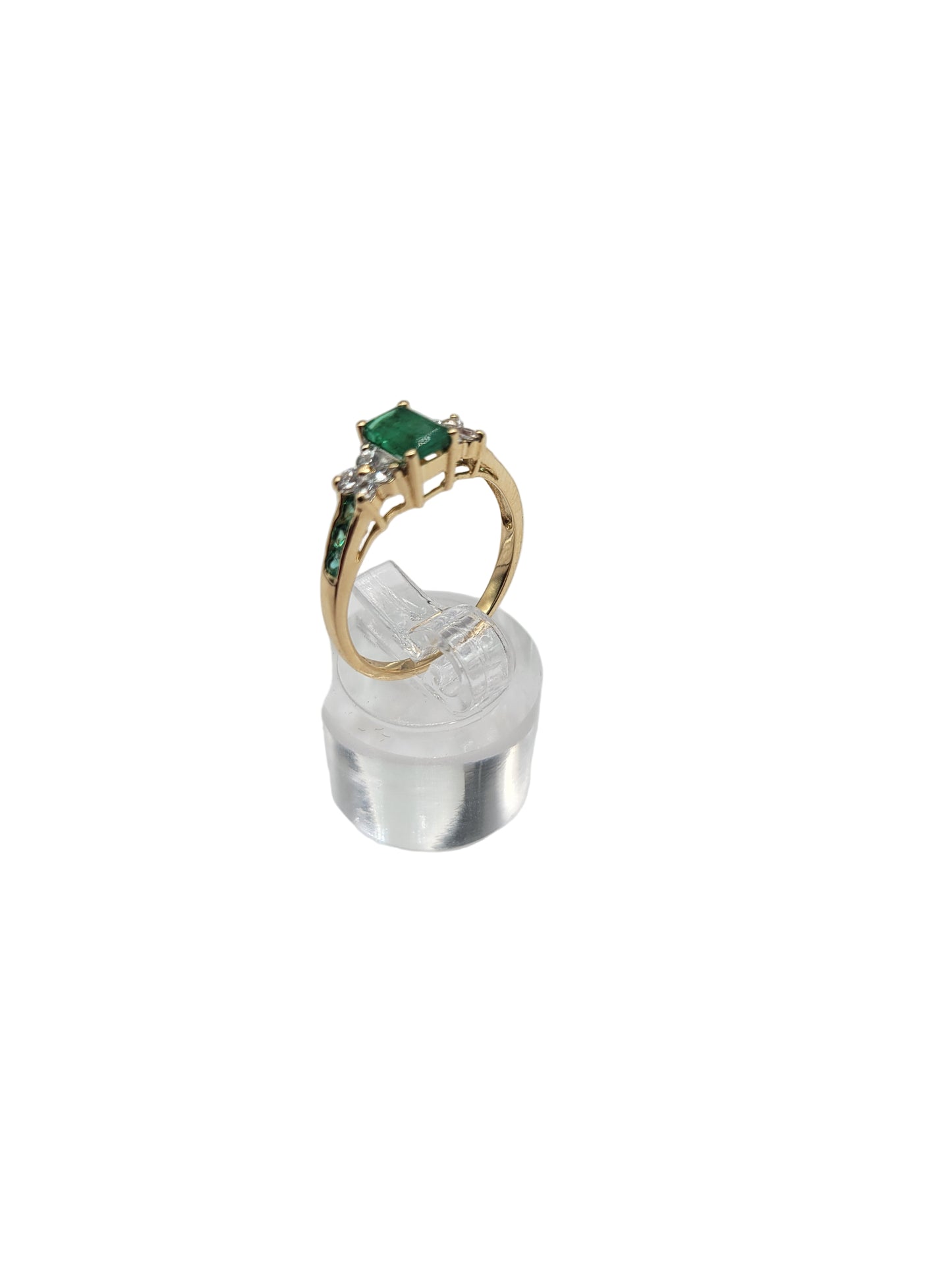 14K gold ring. Rectangular emerald. Size 7