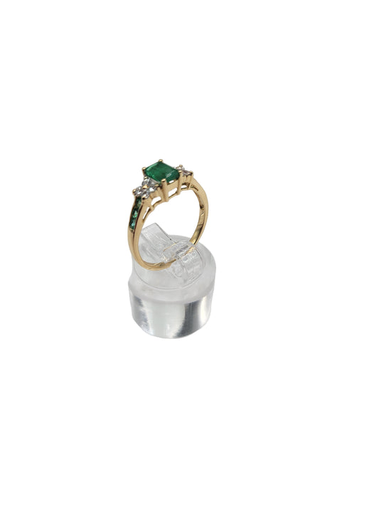 14K gold ring. Rectangular emerald. Size 7