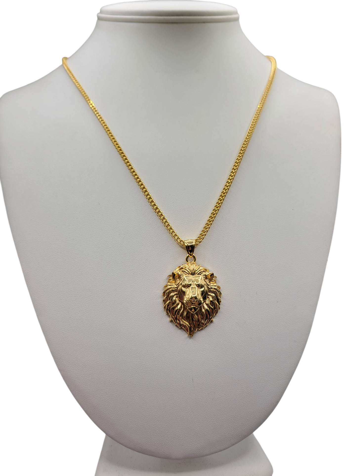 10K gold Franco chain. Lion pendant. 20in . 2.5mm