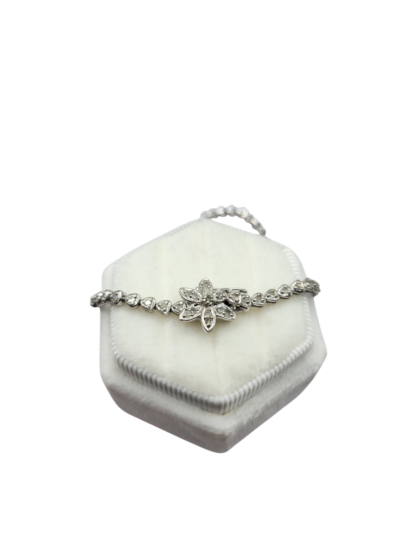 10K white gold bracelet. 0.70ctw real diamonds. 7.5in .3mm