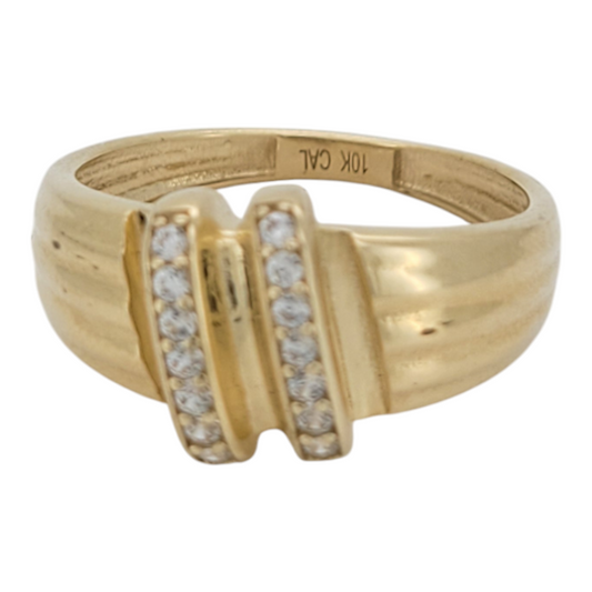 10K gold ring with buckle. Size 9