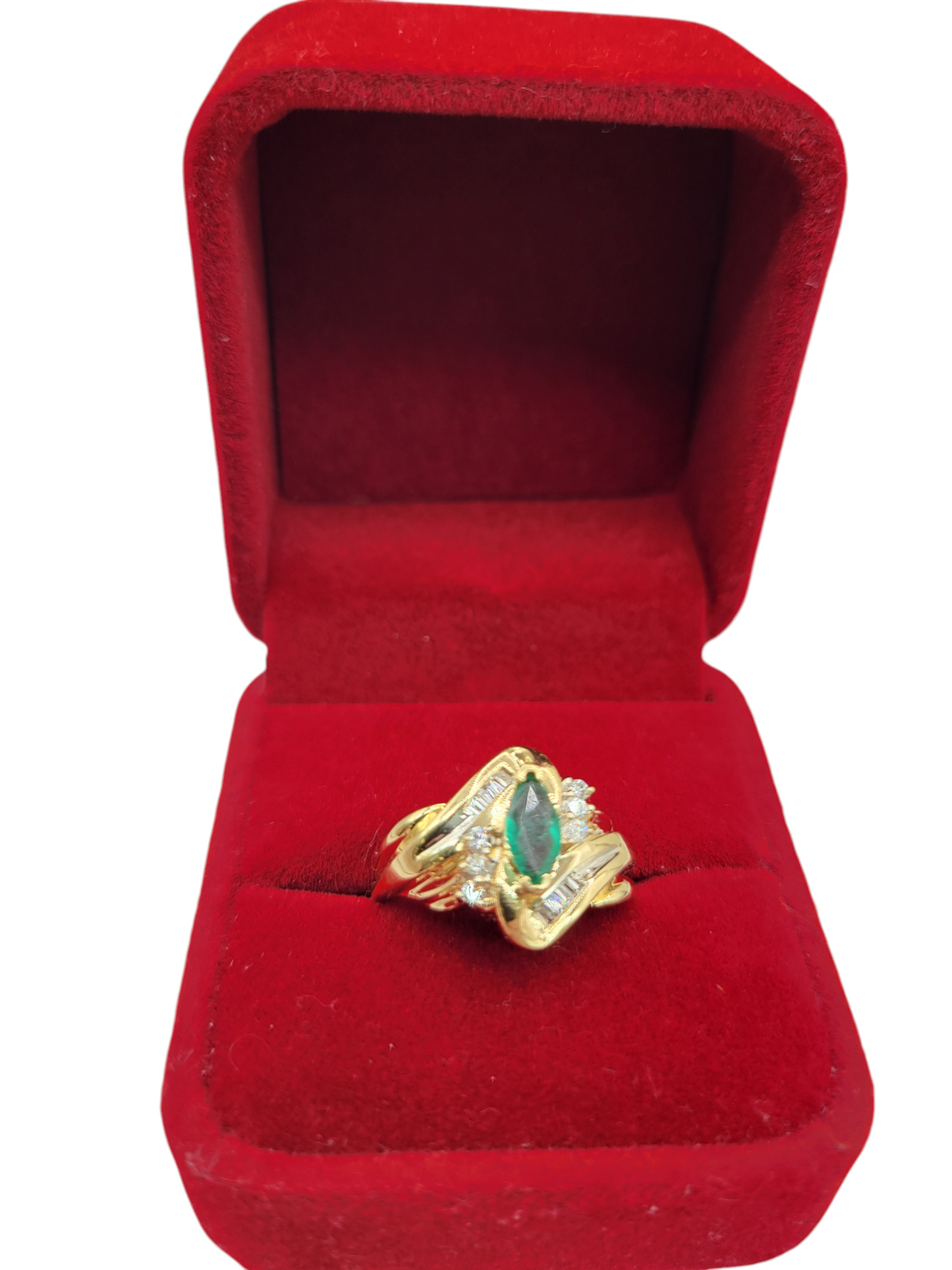 14K gold ring with real diamonds and emerald. Size 7.5