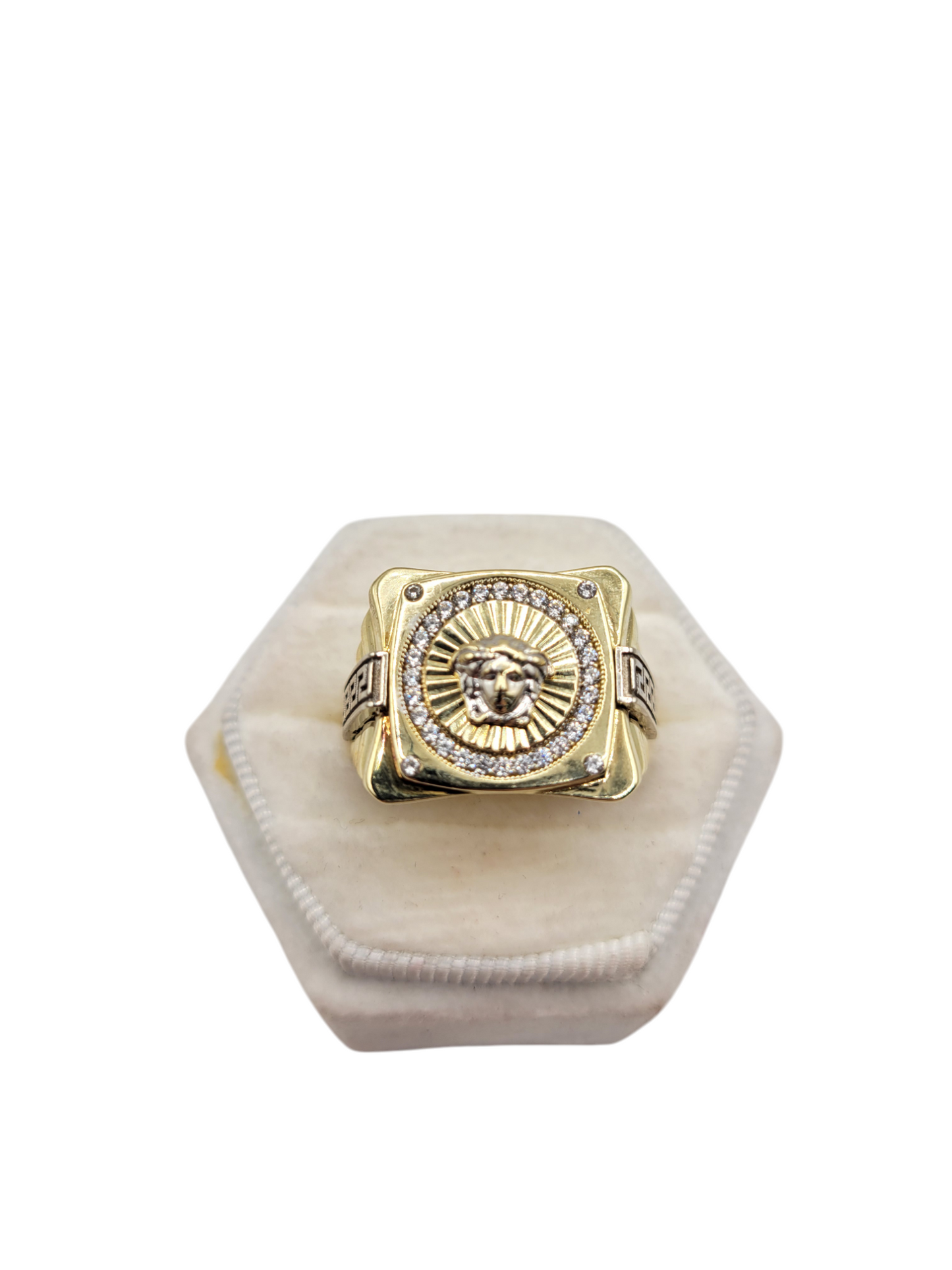 10K gold ring. Meduza. CZ stone. Size 10.5