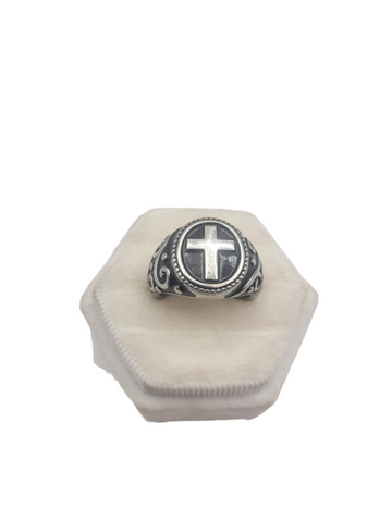 925 sterling silver ring. Cross. Size 7.5
