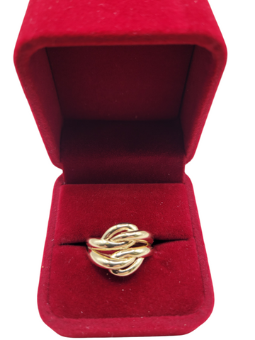 10K gold ring. Double knot. Size 8