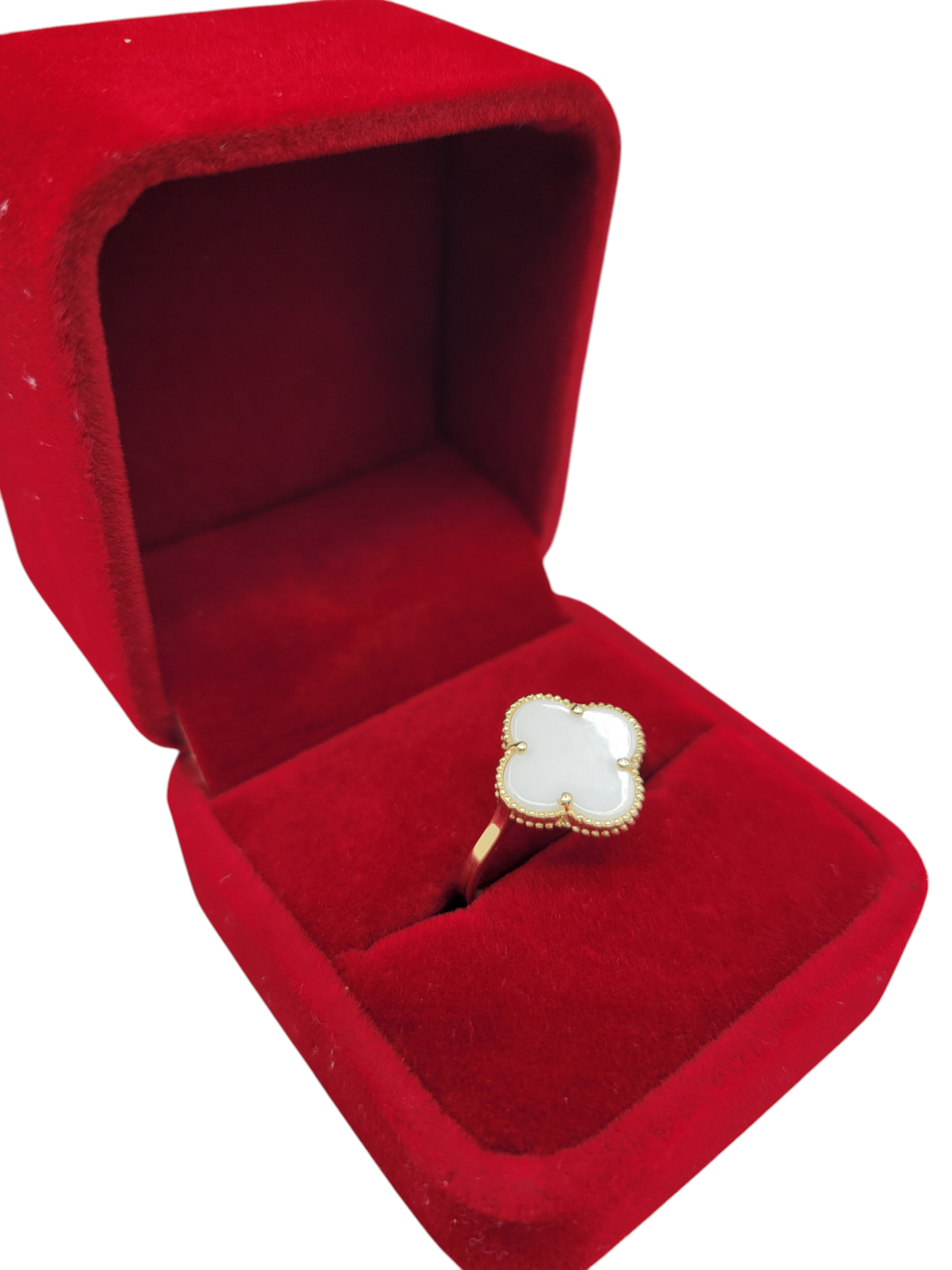 10K gold ring. White flower. Size 7.5