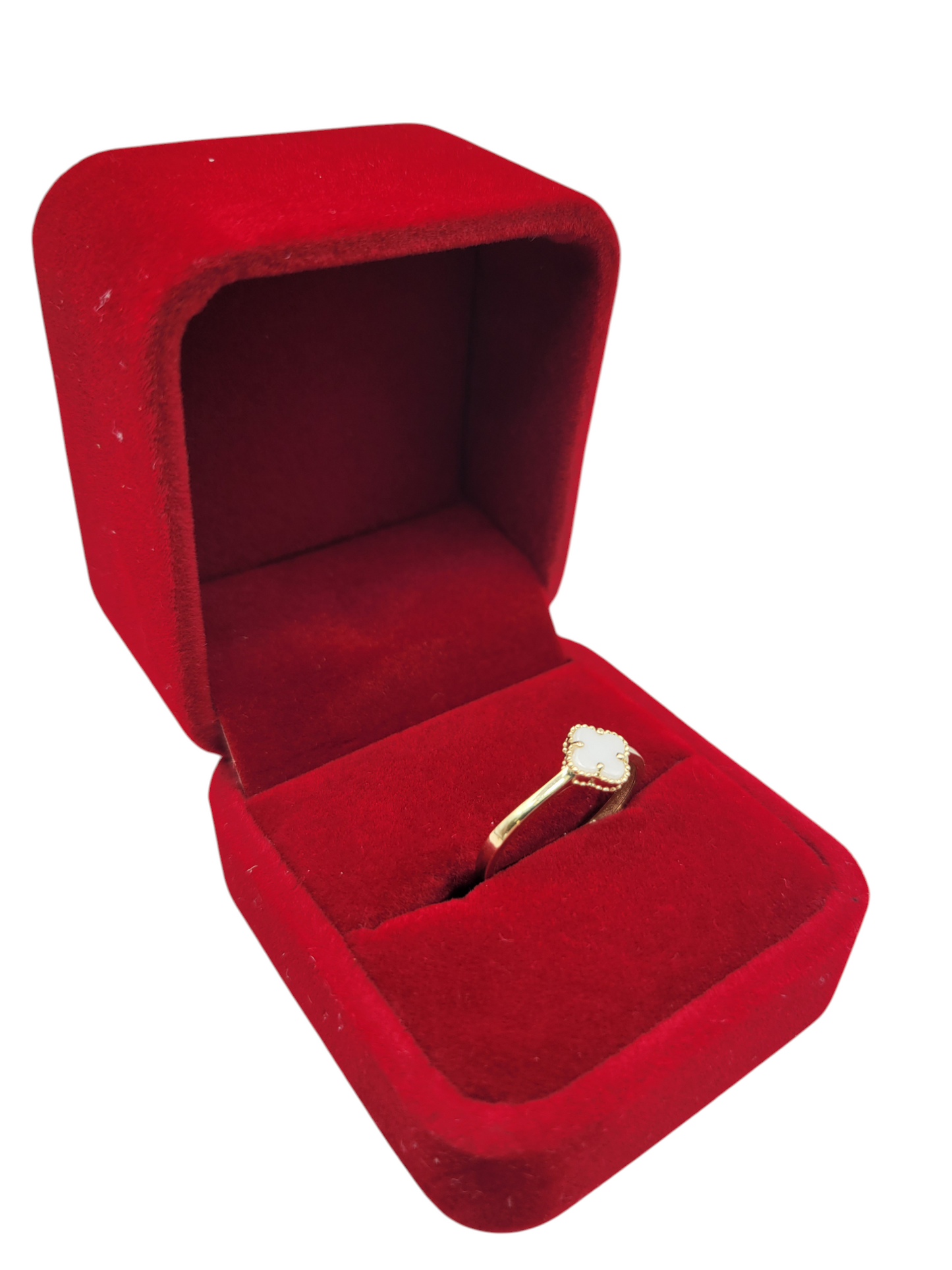 10K gold ring. Small white flower. Size 7.5