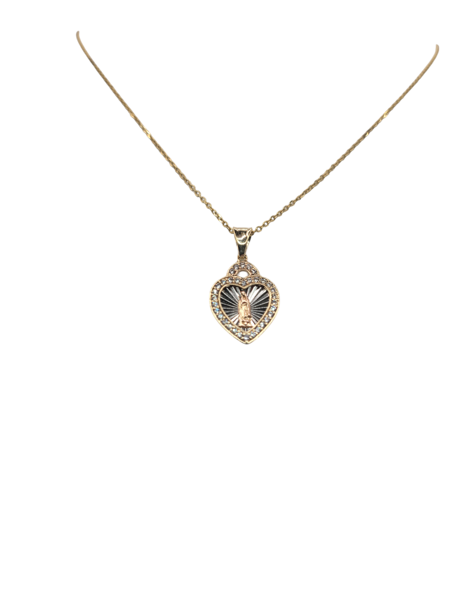 Cadena de oro 14K . Dije de corazón con virgen de Guadalupe.  16in . 1.3mm