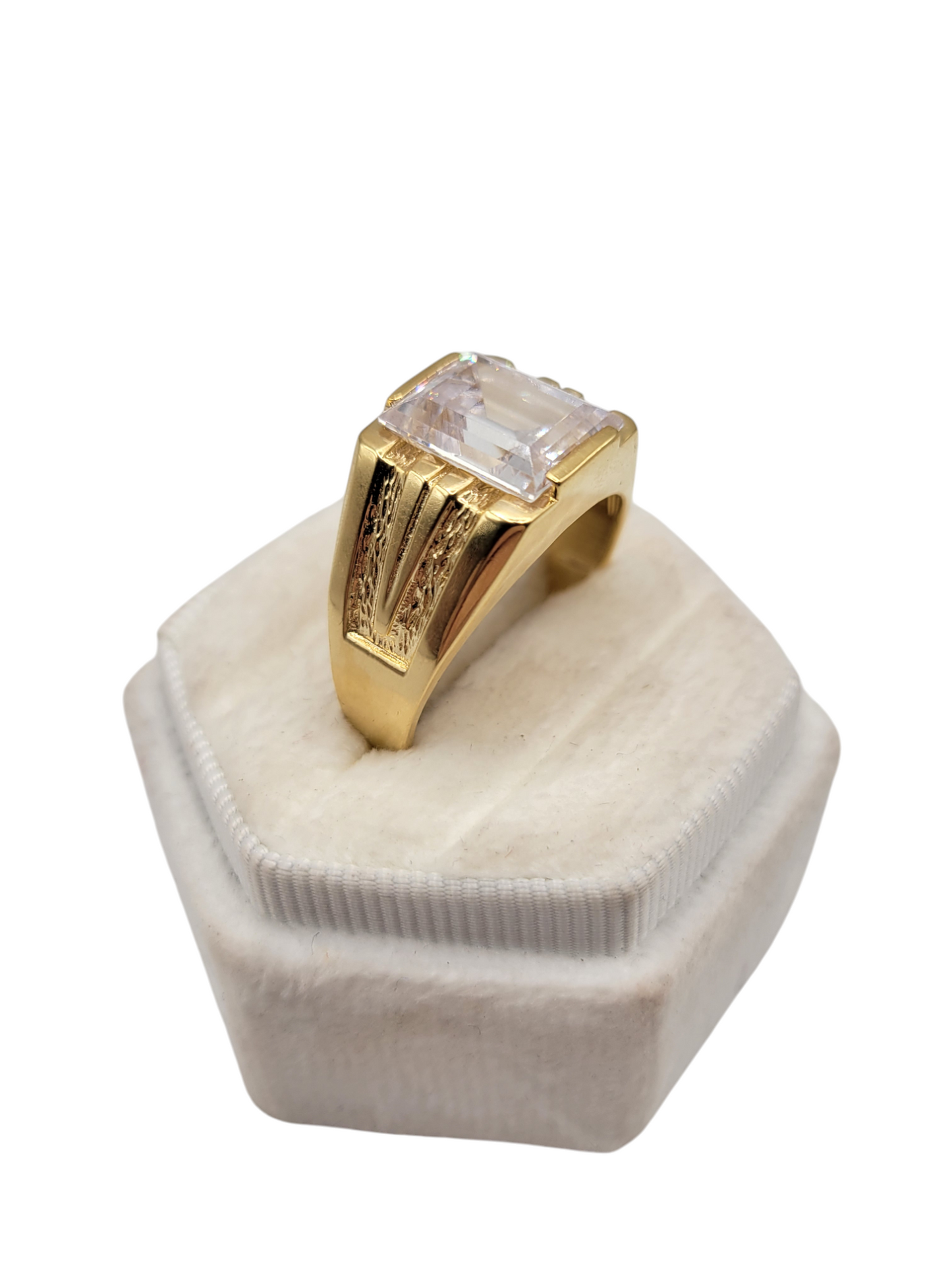 14K gold ring with rectangular white stone. Size 13.5