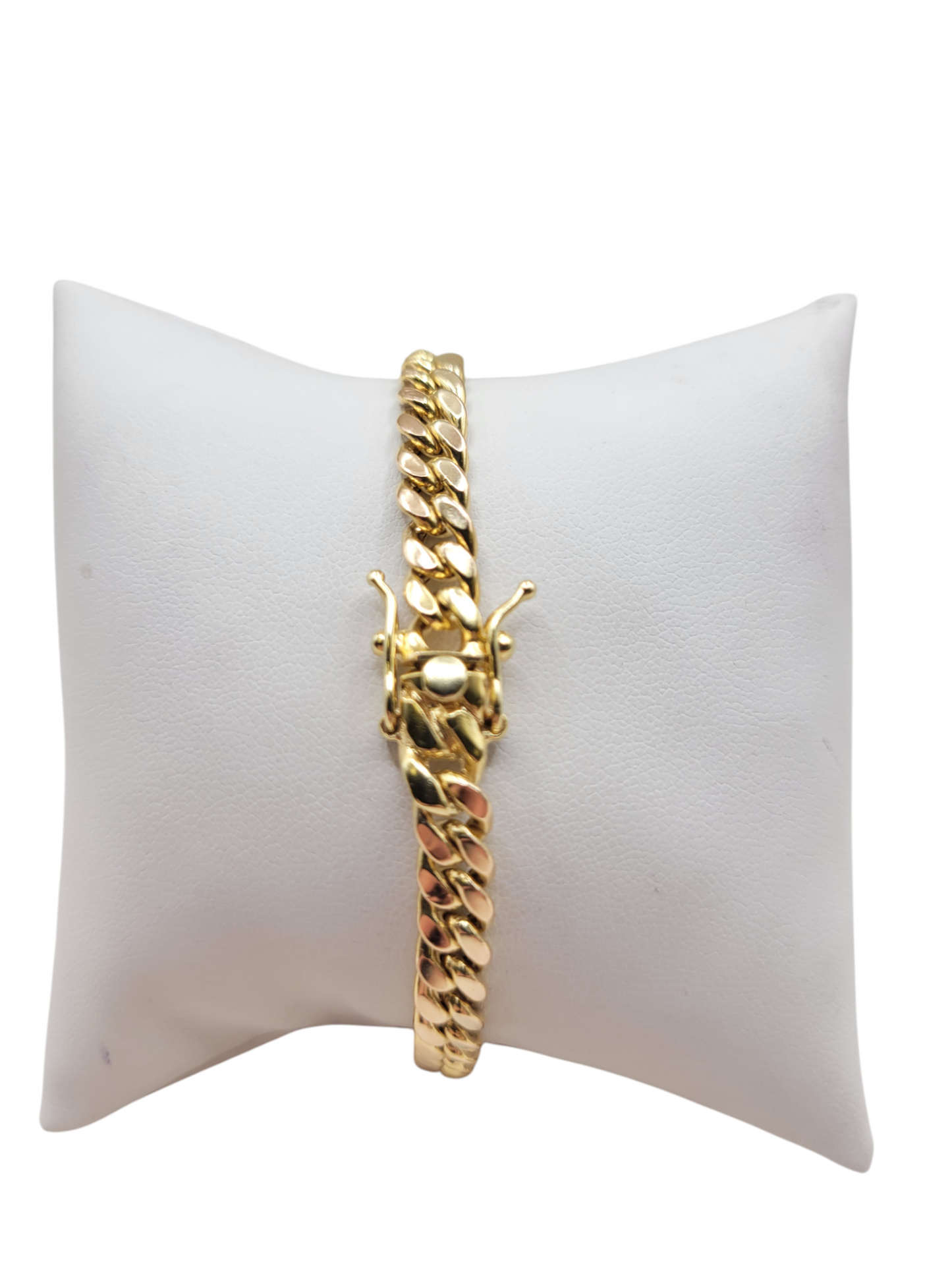 10K gold bracelet. Box clasp. 8 in. 6.6 mm.