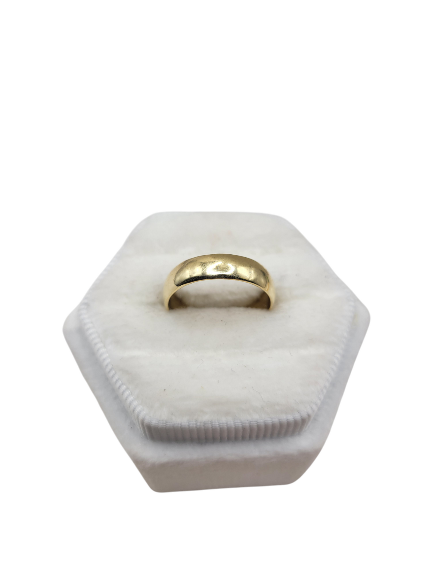 10K gold ring. Wedding band. Size 5