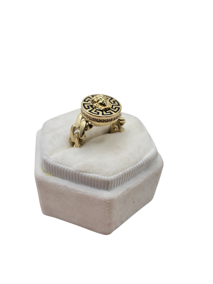 10K gold ring. medusa. Size 6.5