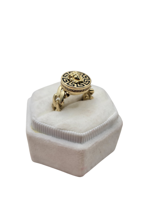10K gold ring. medusa. Size 6.5