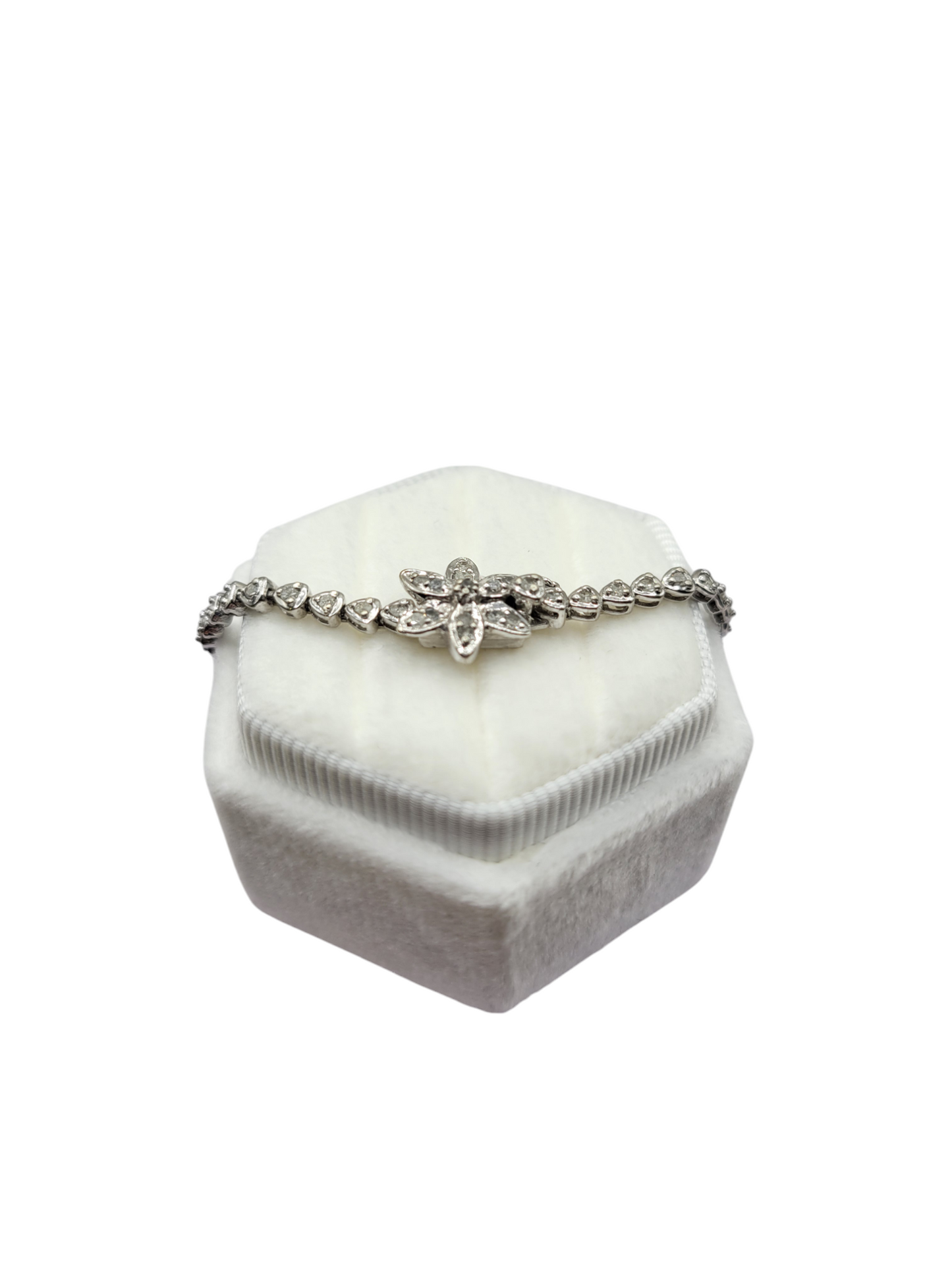 10K white gold bracelet. 0.70ctw real diamonds. 7.5in .3mm