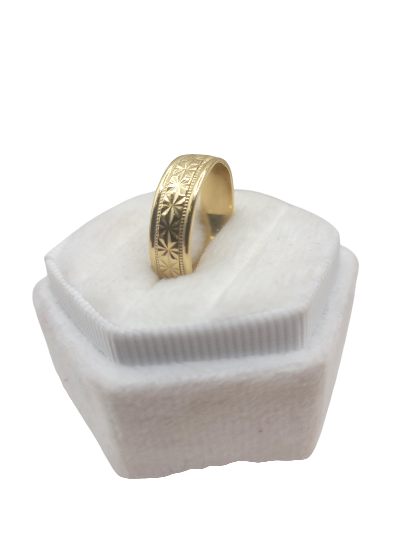 14K band ring. Starry design. Size 8.5