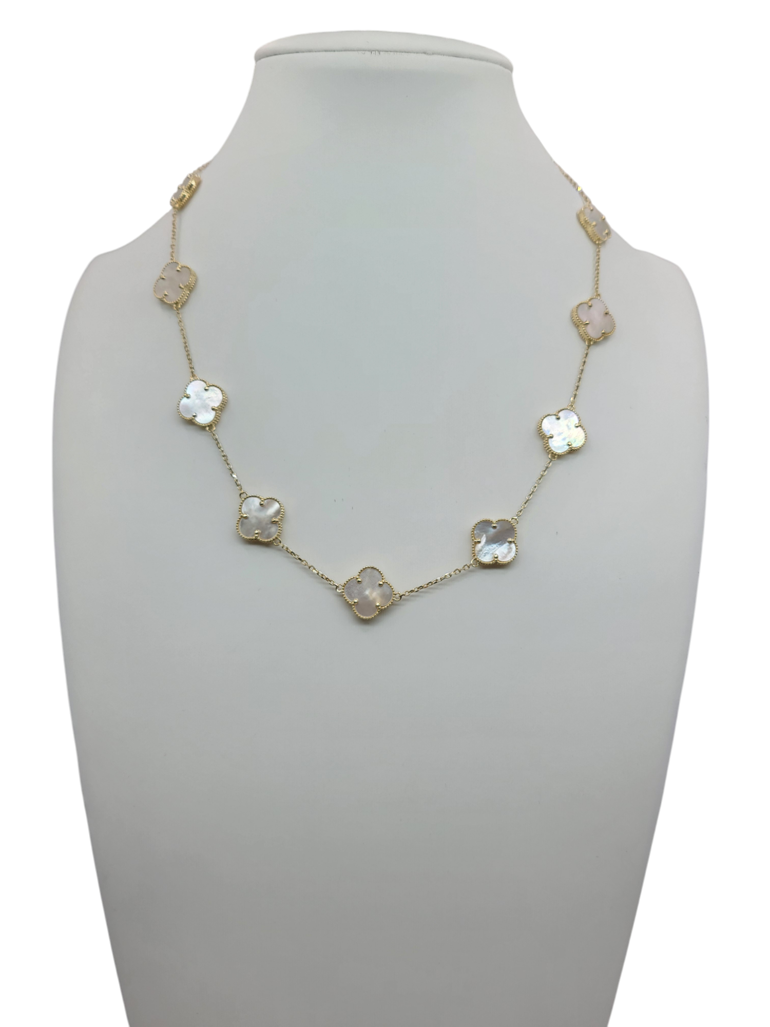 10K gold necklace. Flores blancas. 16in . 1.3mm