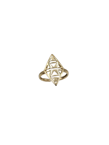 14K gold ring. Diamond shape. Size 7.5
