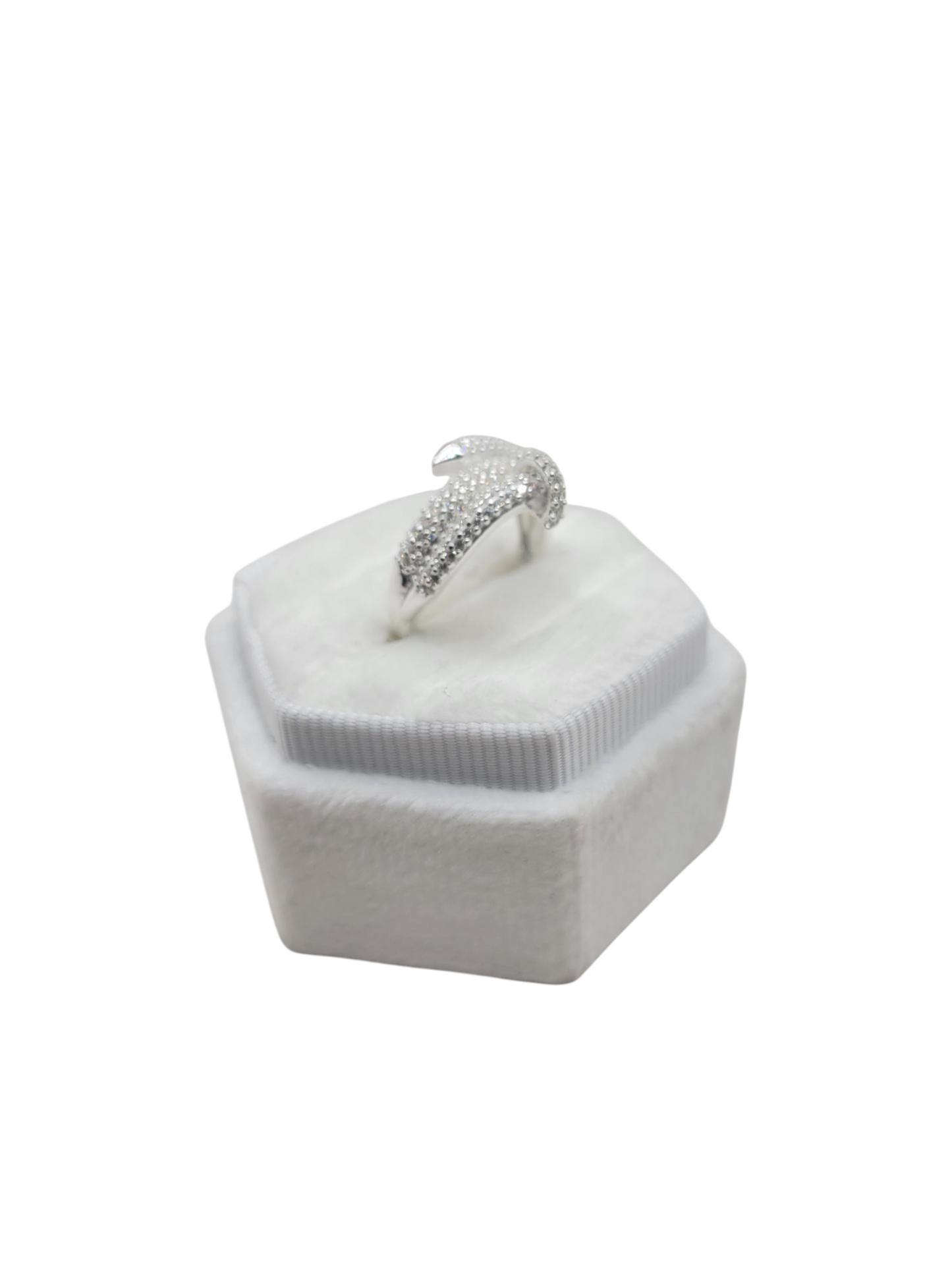 925 silver ring. Stud with white CZ stone. Size 6; 6.5.