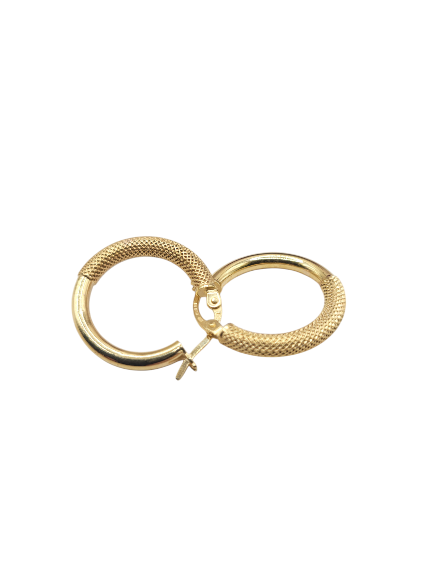 10K gold earrings. Smooth snowfall. Size 2