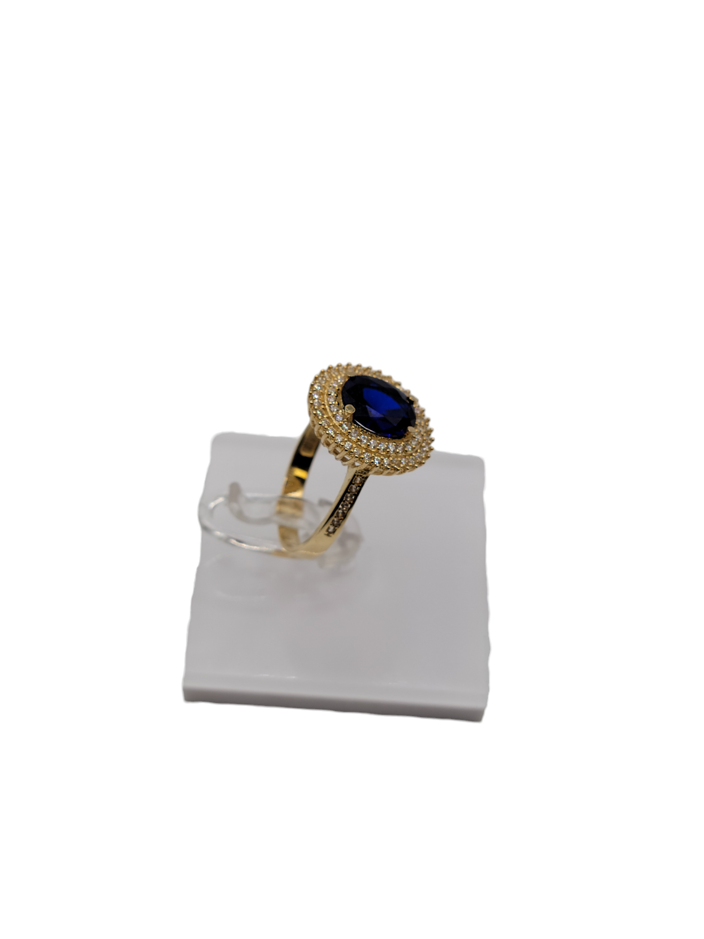 10k gold ring with CZ stones size 8