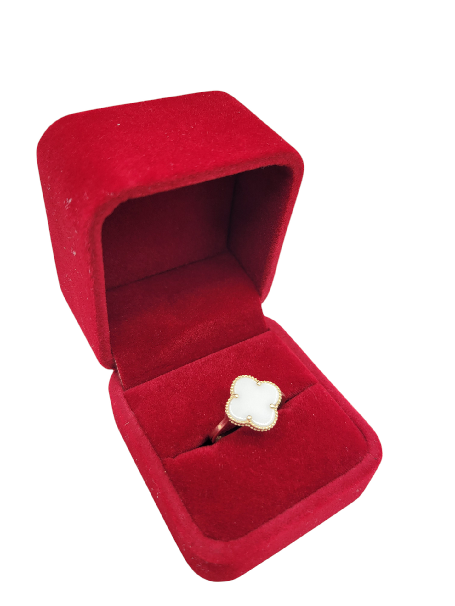 10K gold ring. White flower. Size 7.5