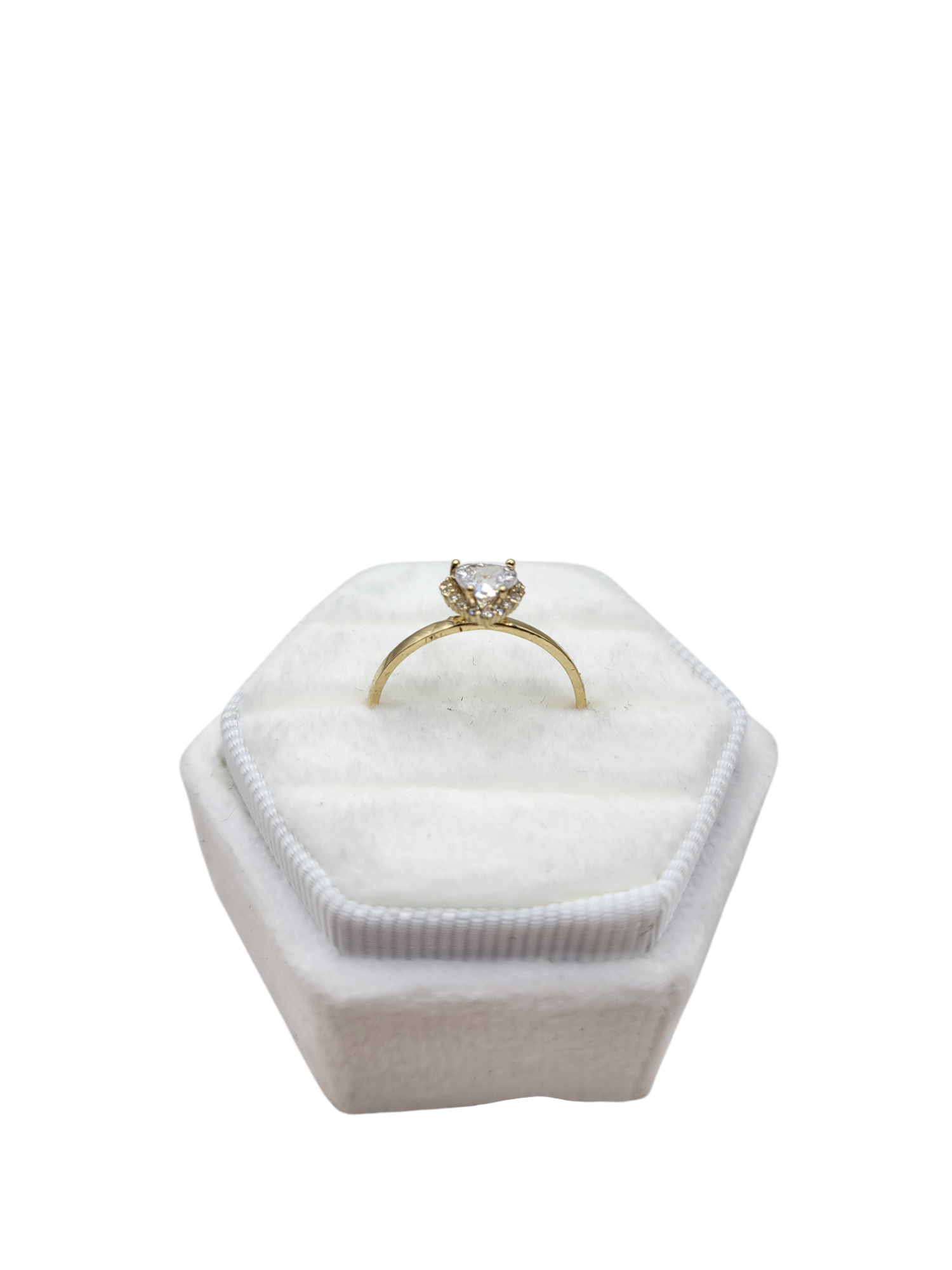 10K gold ring. CZ heart stone. Size 6.5