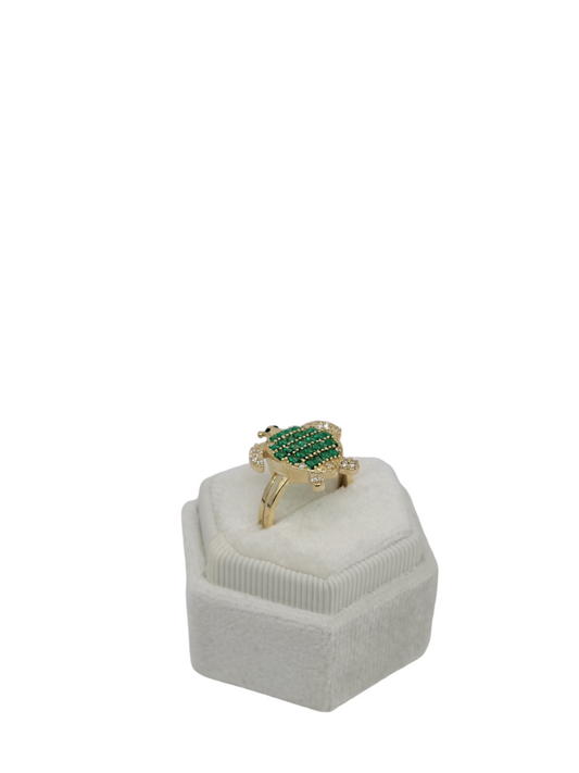 10k gold ring with turtle symbol and CZ stones size 7