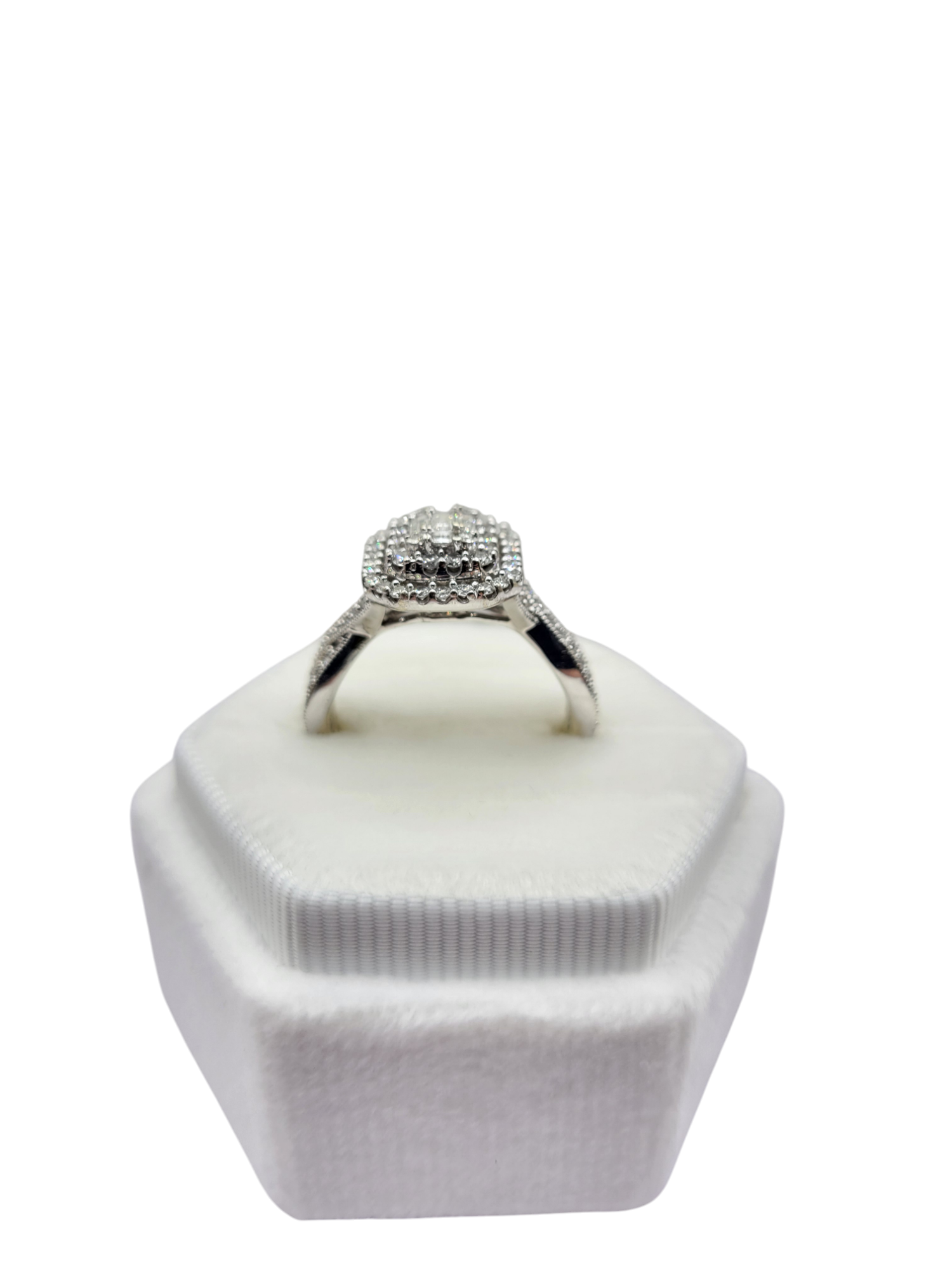 14K White Gold Ring. 1ctw Real Diamonds. Size 8