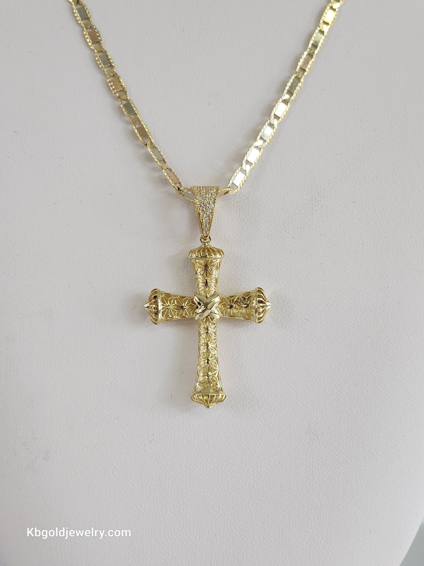 14k gold chain with cross pendant included