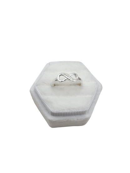 925 silver ring. Infinity symbol. Size 8.5