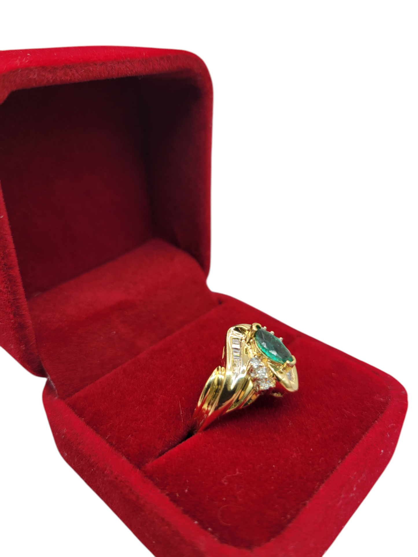 14K gold ring with real diamonds and emerald. Size 7.5