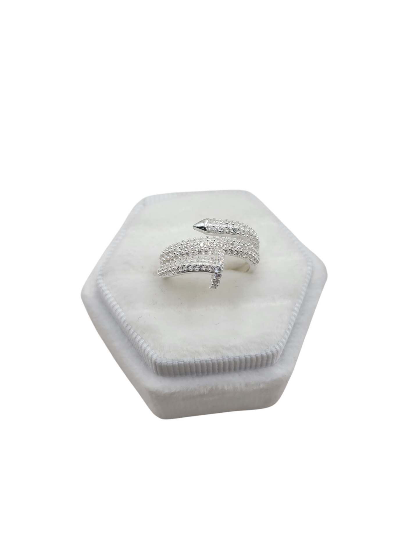 925 silver ring. Stud with white CZ stone. Size 6; 6.5.