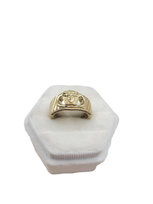 10K gold ring. medusa. Size 6.5