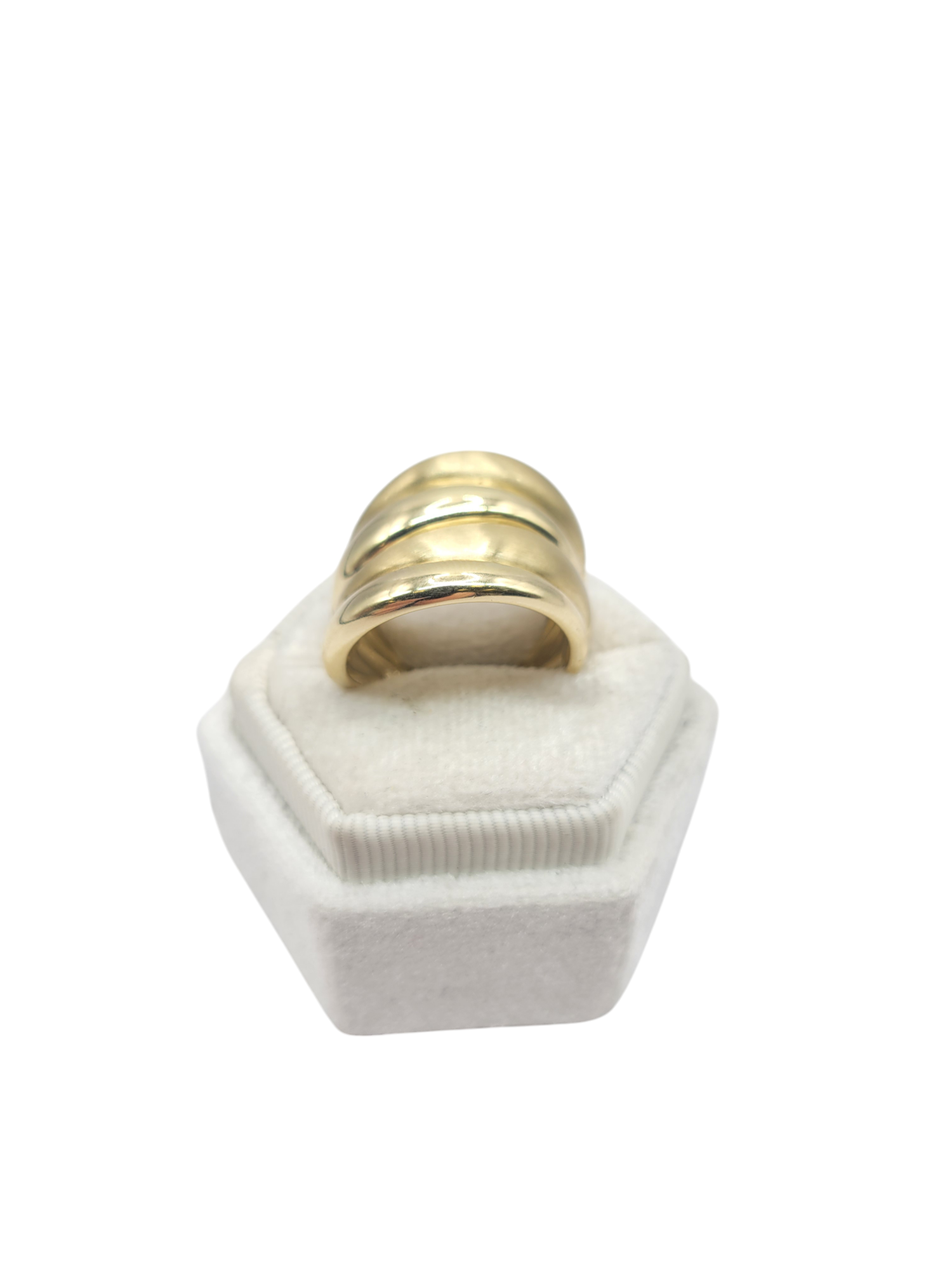 10K gold ring. 4 waves of the sea. Size 7.5