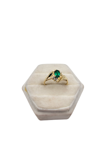 10K gold ring. Green CZ stone. Size 6.5