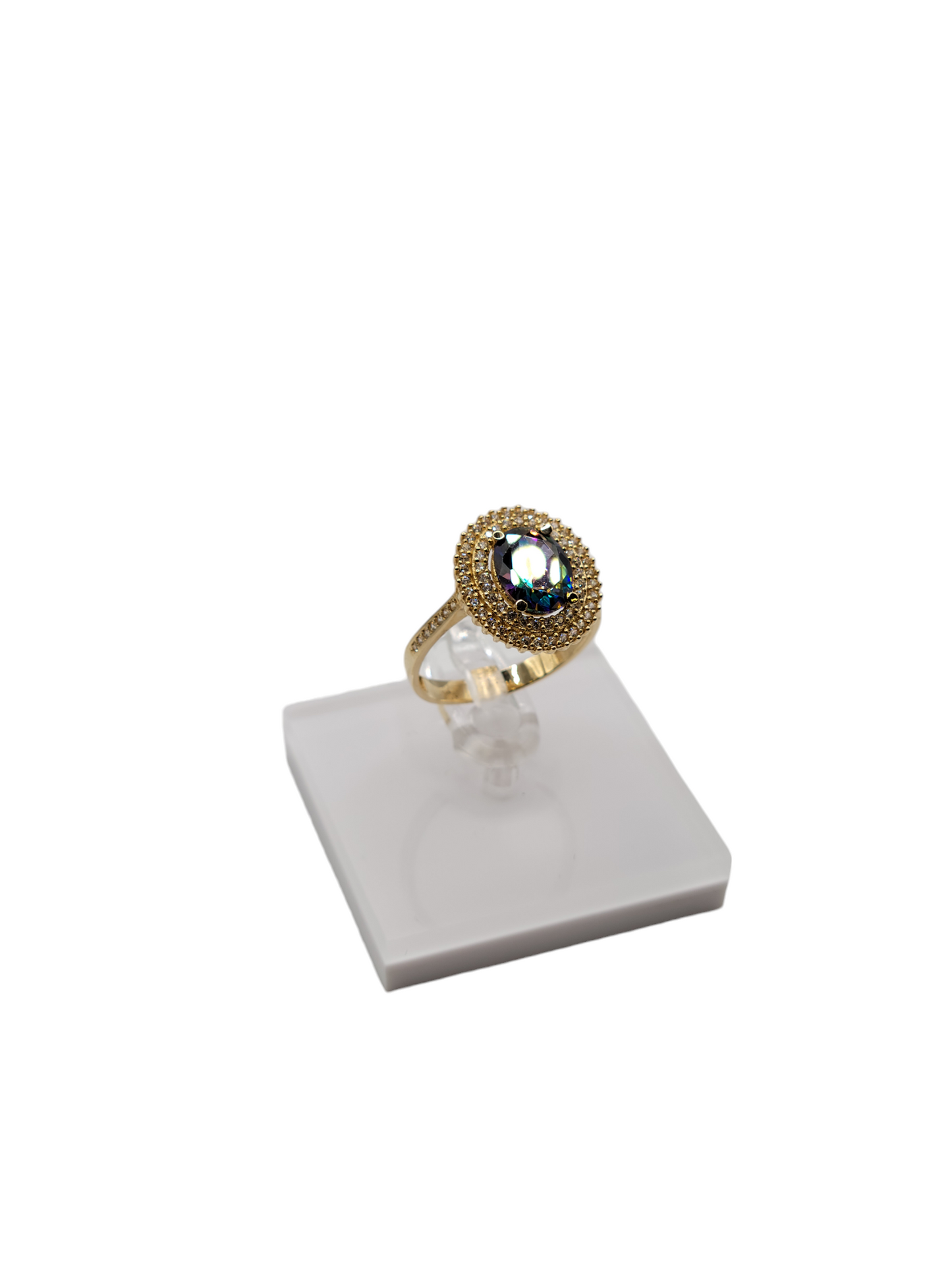 10k gold ring with CZ stones size 8