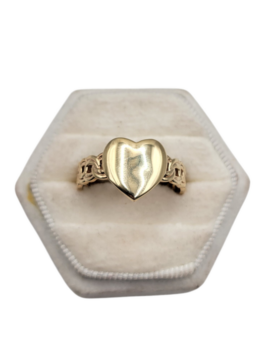 10K gold rings. Chain design with heart. Size 11