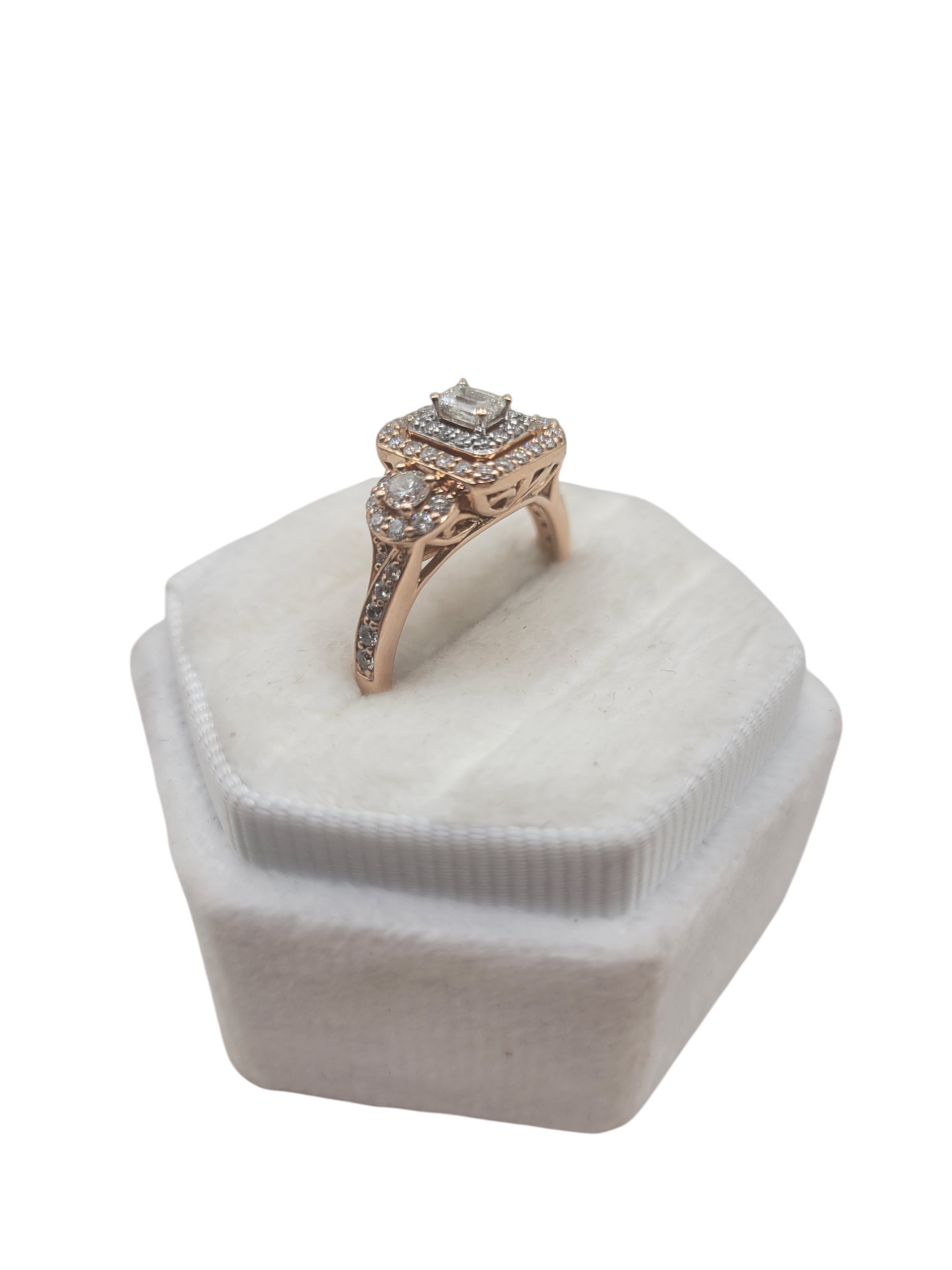 14K gold wedding ring with 1 ctw real diamonds. Size 8.5