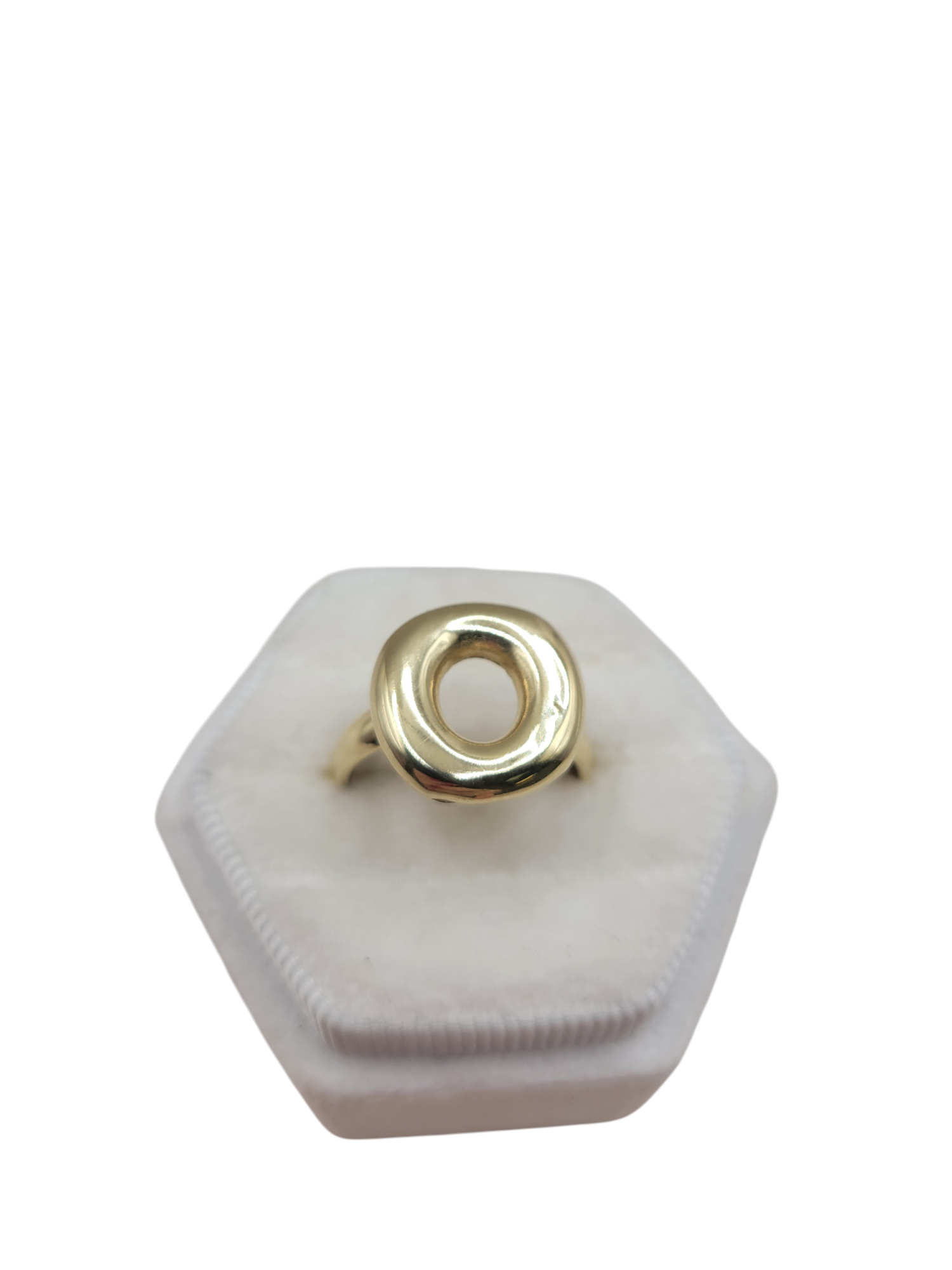 10K Gold Ring. O. Size 8