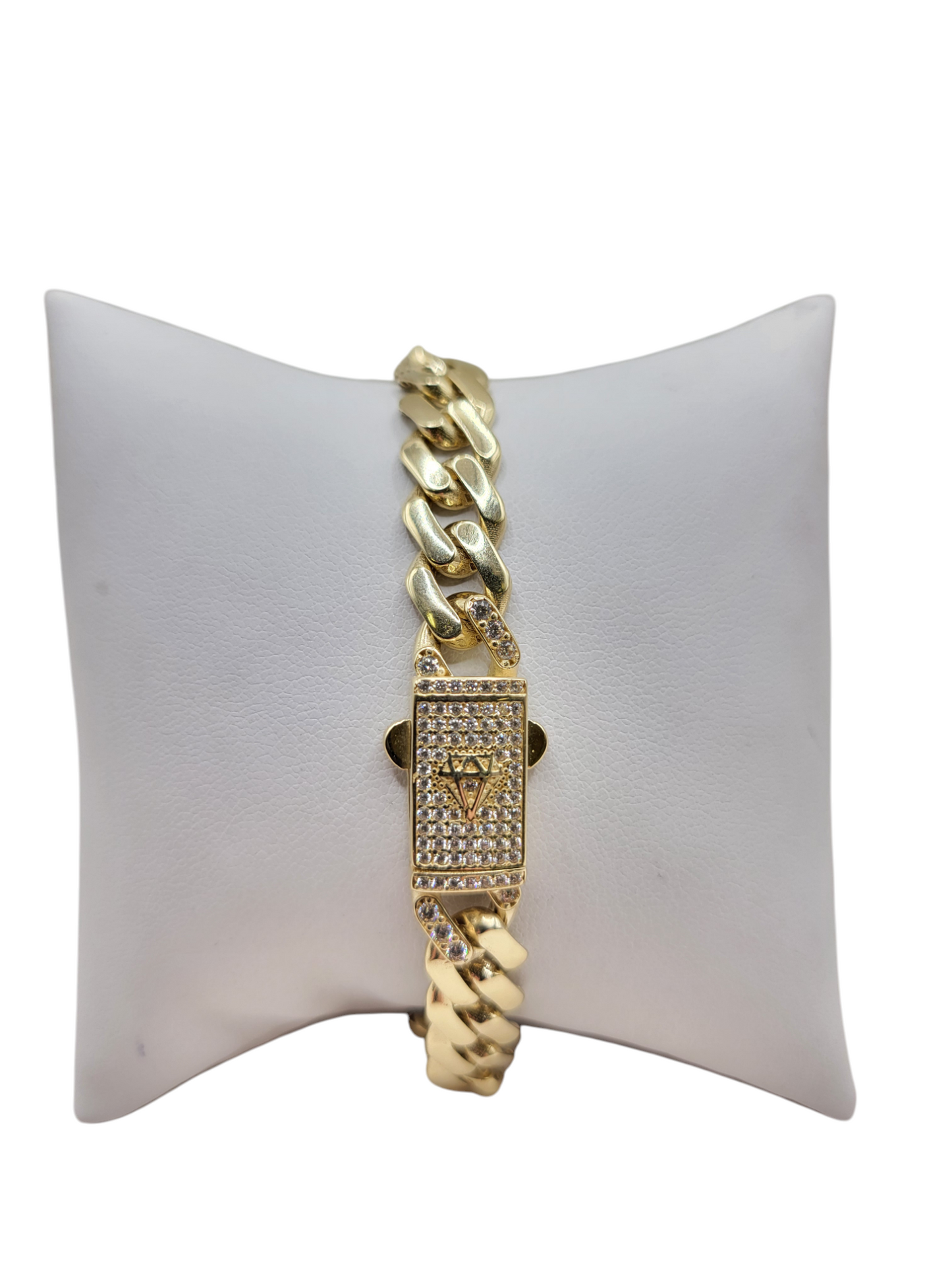 10K Gold Bracelet. CZ Stone Clasp. 8.5in. 9.5mm