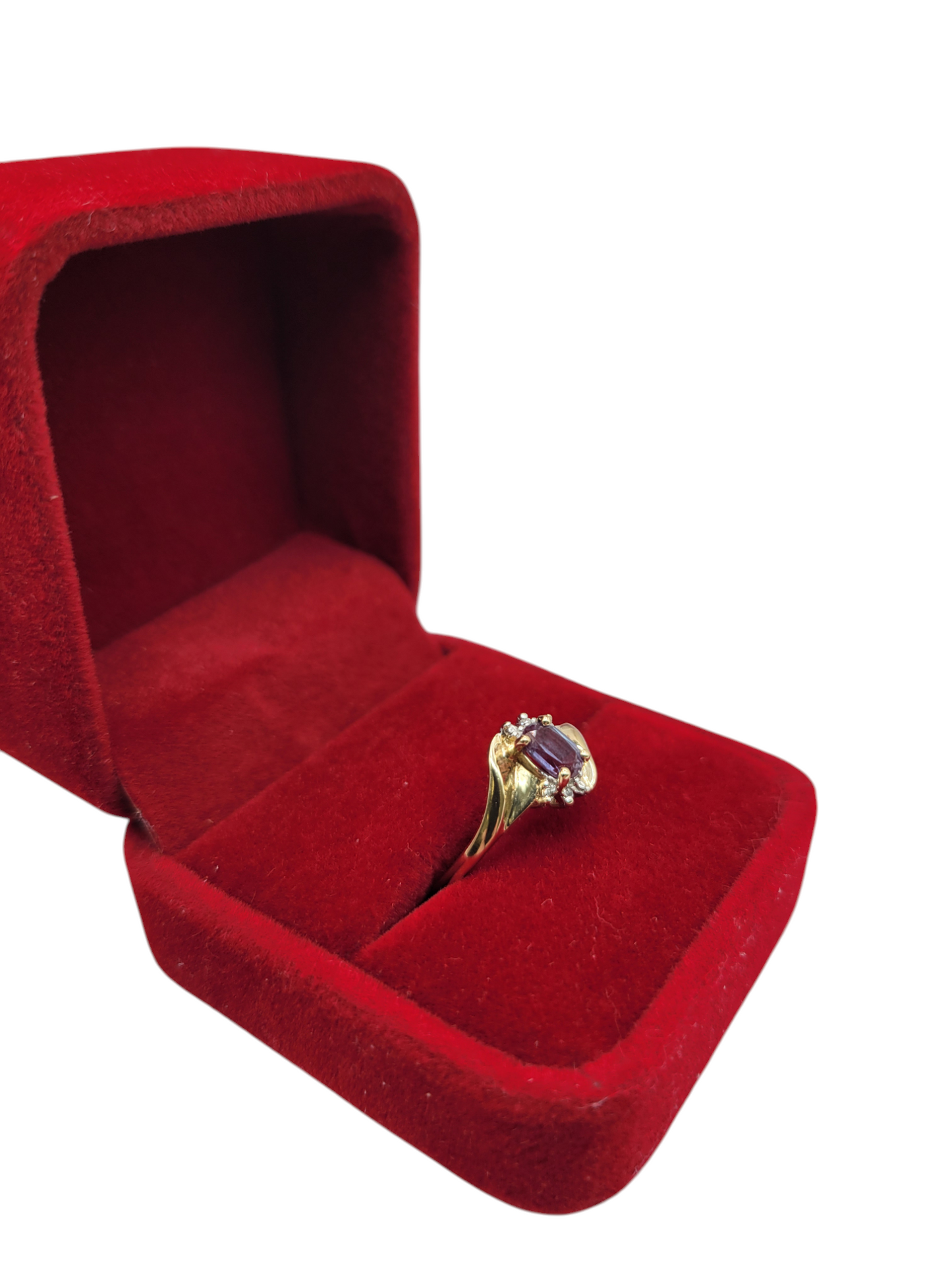 10K gold ring. Iridescent stone. Rectangular. Size 7