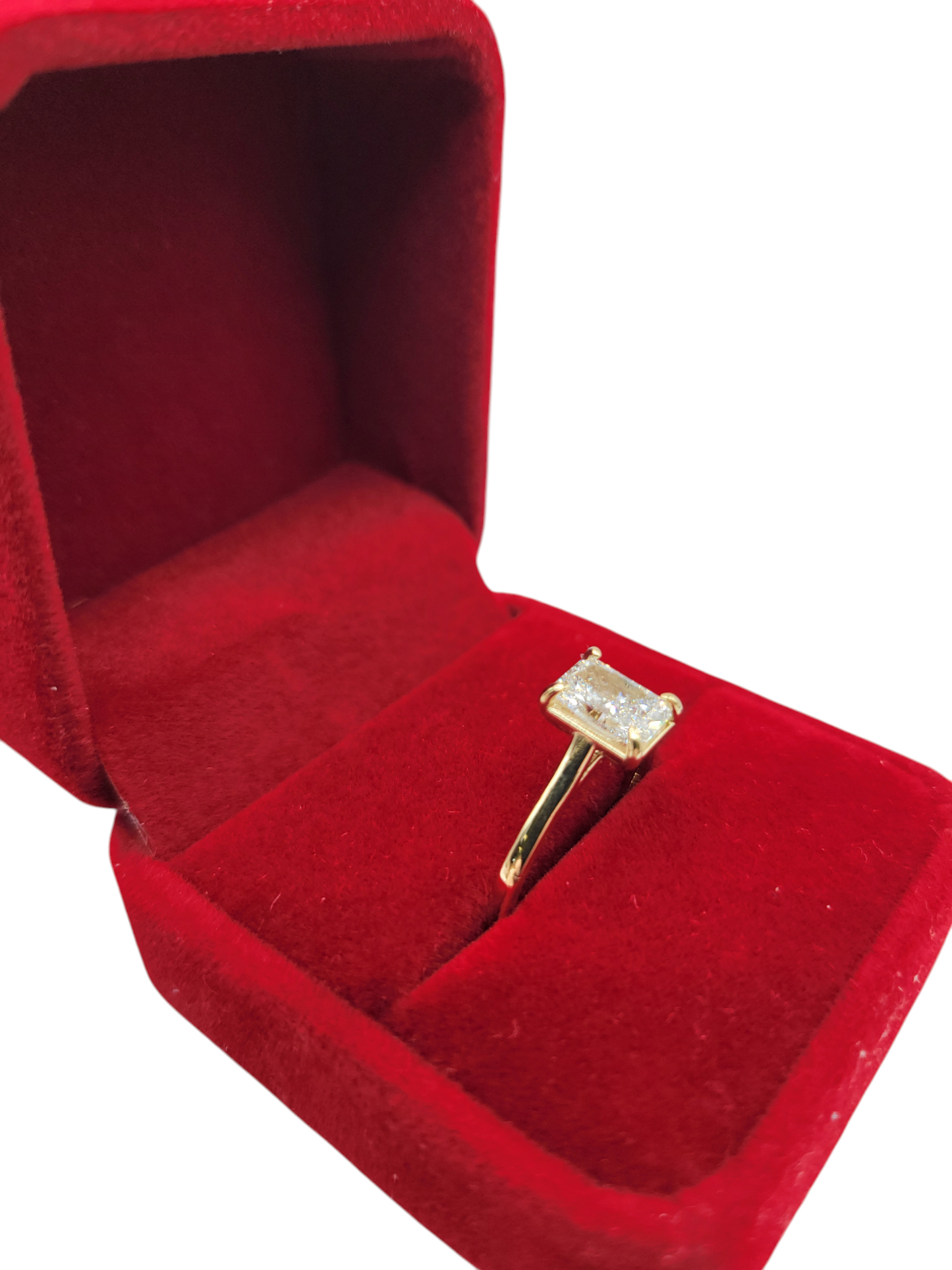14K gold ring. 1.03 carat real diamond. Size 6.5