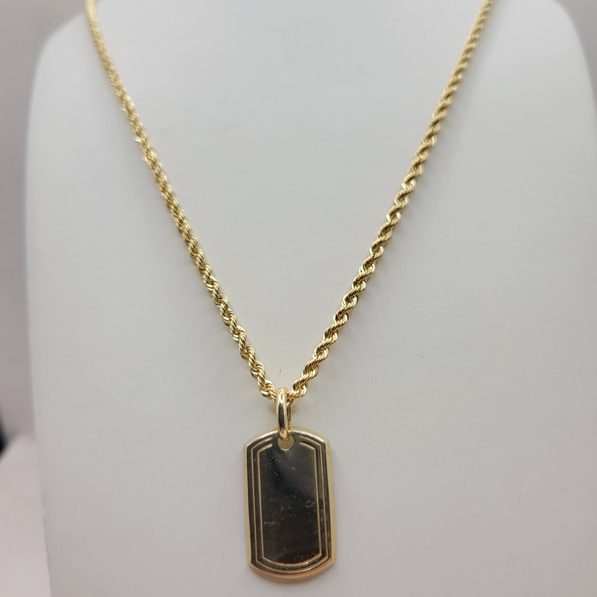 10K Gold Rope Chain. Plain Plated Pendant. 24in. 2.5mm