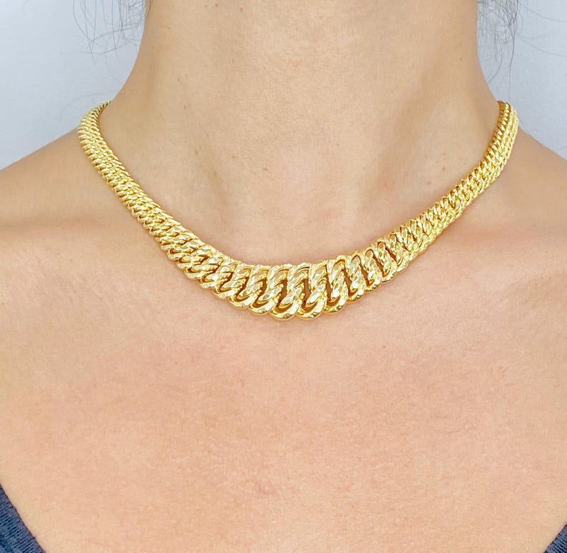 10K gold necklace.  princess cut. 17in. 7-14mm