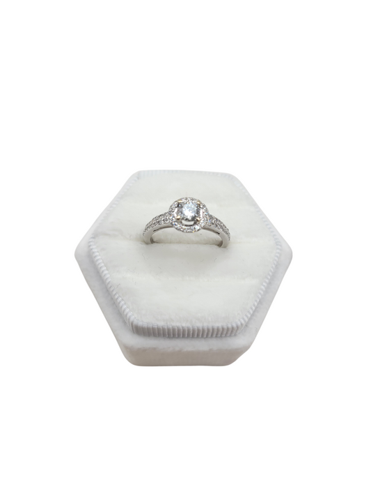 18K white gold ring. 0.60ctw real diamonds. Size 6