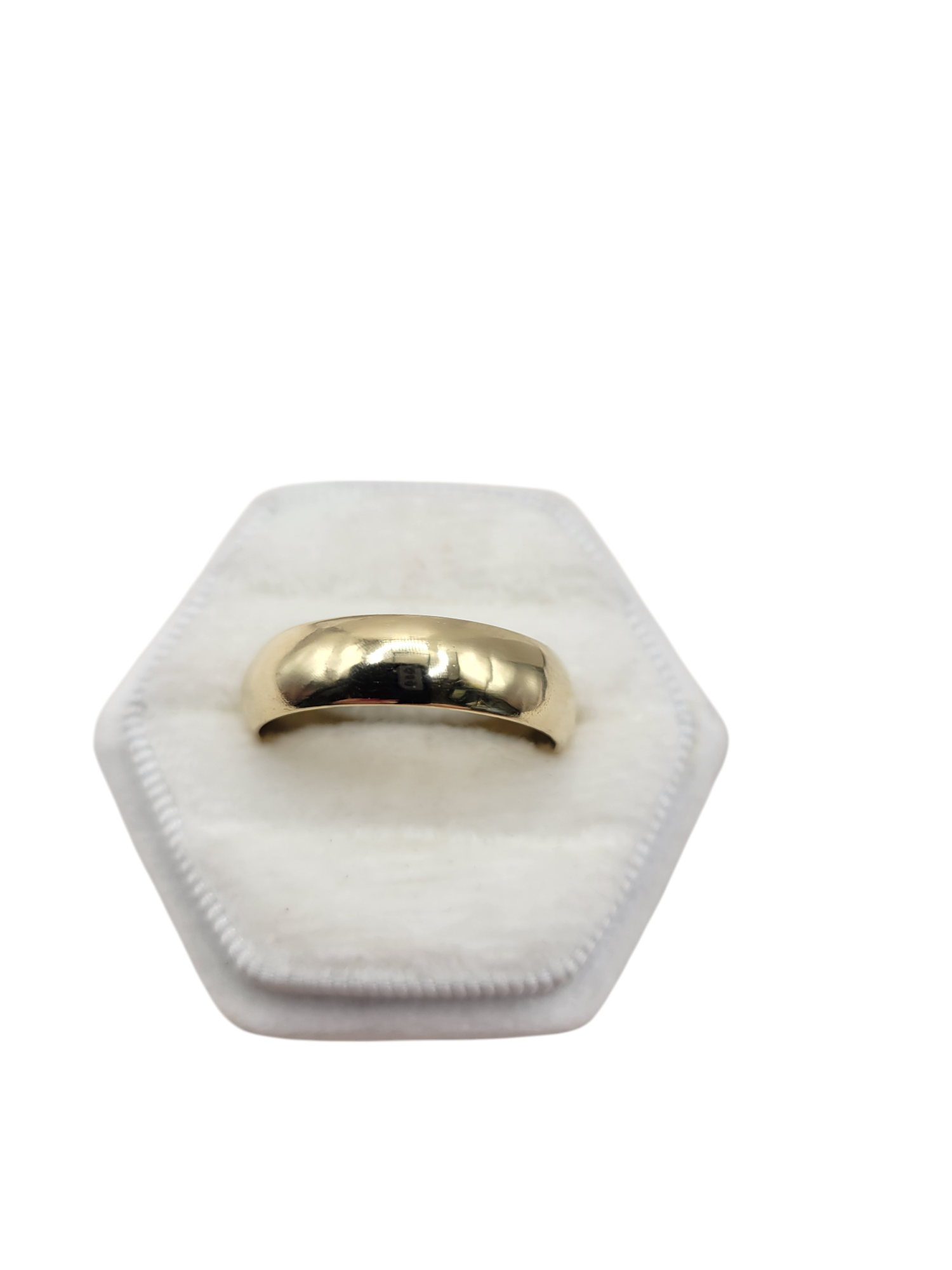 14K gold ring. Wedding band. Size 12.5