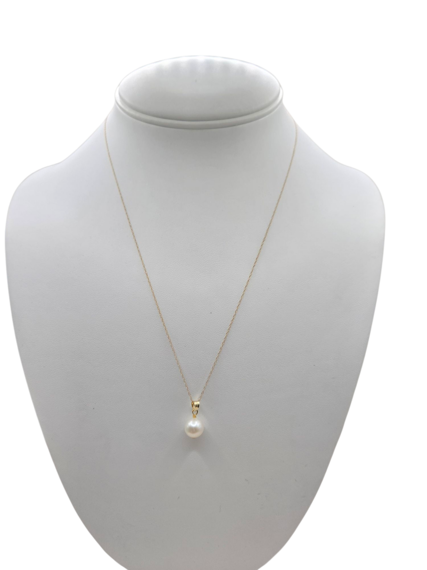 Gold chain 14K . white pearl. 18 in. 1mm