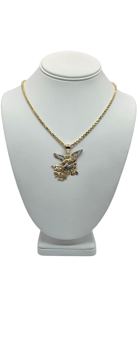 14k gold solid string chain. 22 inches. 2.5mm. Angel pendant with white details on the wings.