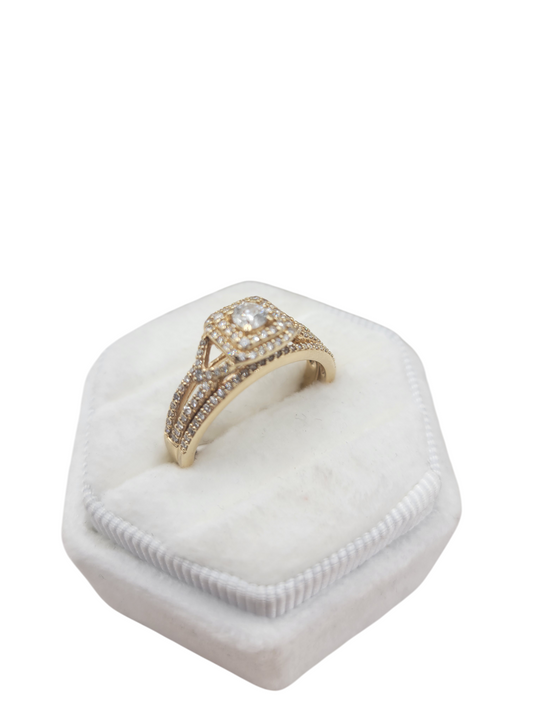 14K gold wedding ring. 0.5 ctw of real diamonds.. Size 9